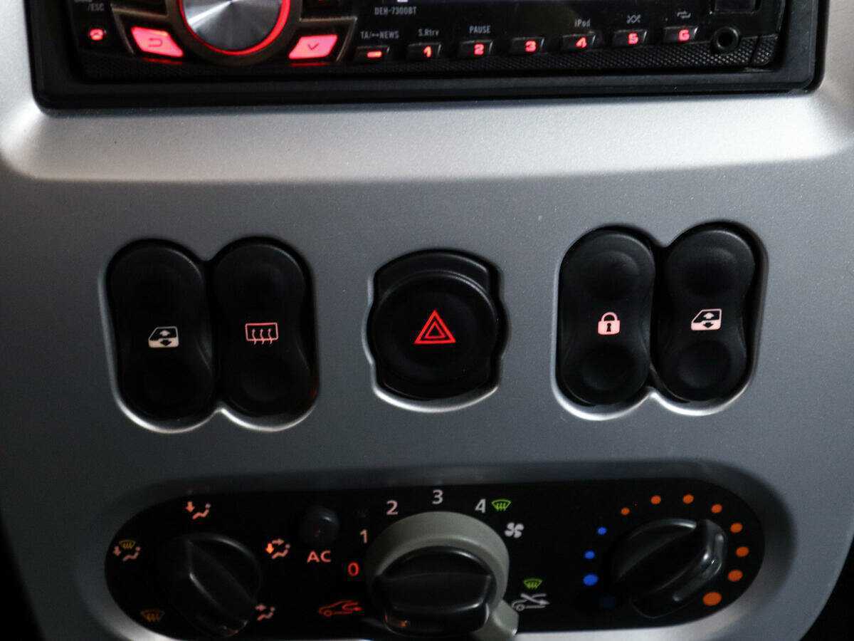 Renault Sandero 2011 года с пробегом. Фото: #15