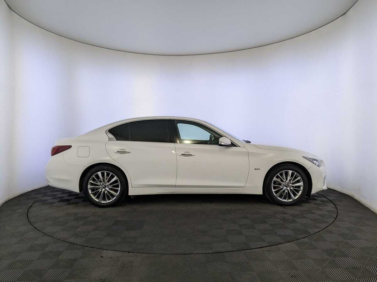 Infiniti Q50 2018 года с пробегом. Фото: #3