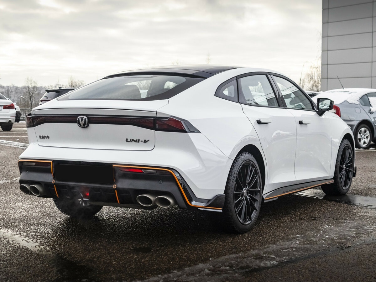 Changan UNI-V 2023 года с пробегом. Фото: #5