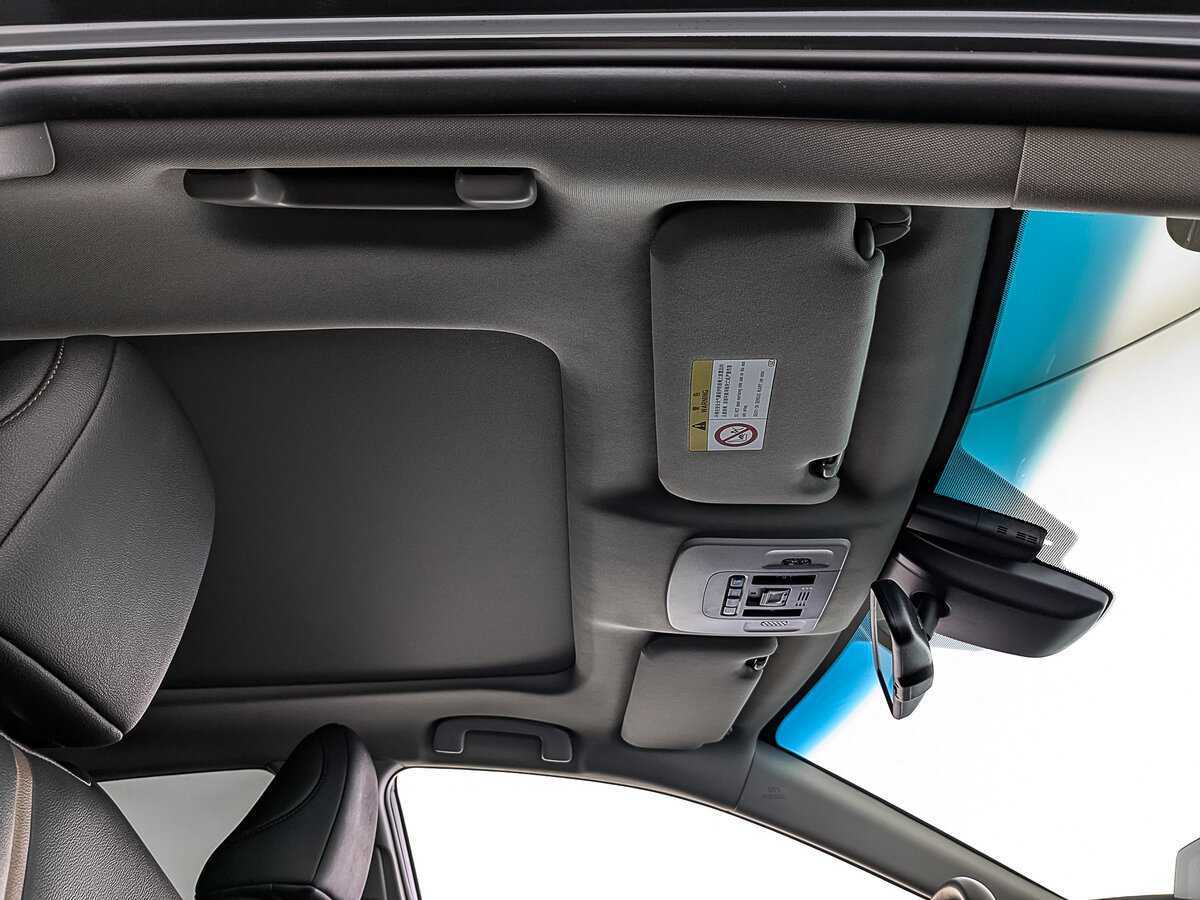 Toyota Camry 2023 года с пробегом. Фото: #22