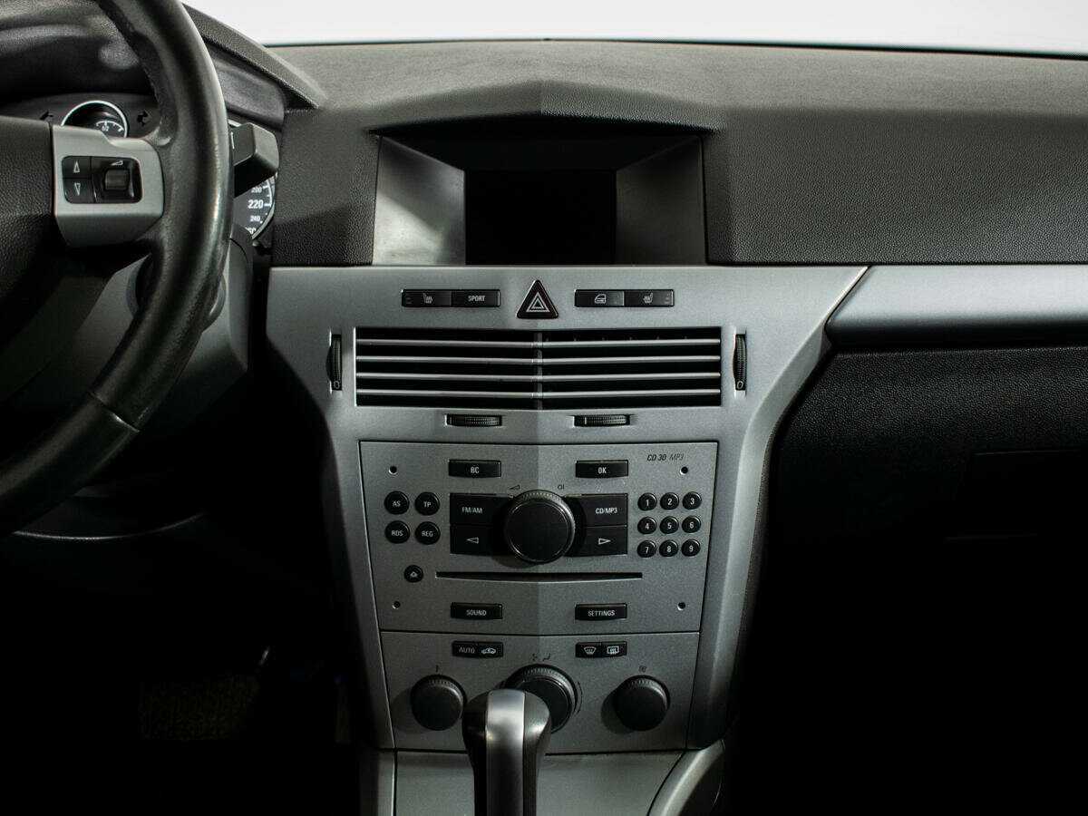 Opel Astra 2010 года с пробегом. Фото: #10