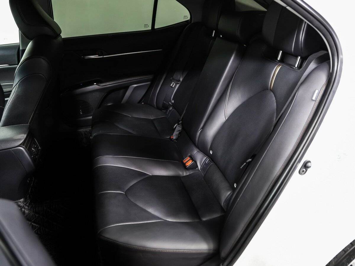 Toyota Camry 2020 года с пробегом. Фото: #13