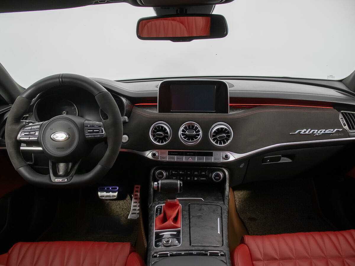 Kia Stinger 2018 года с пробегом. Фото: #12