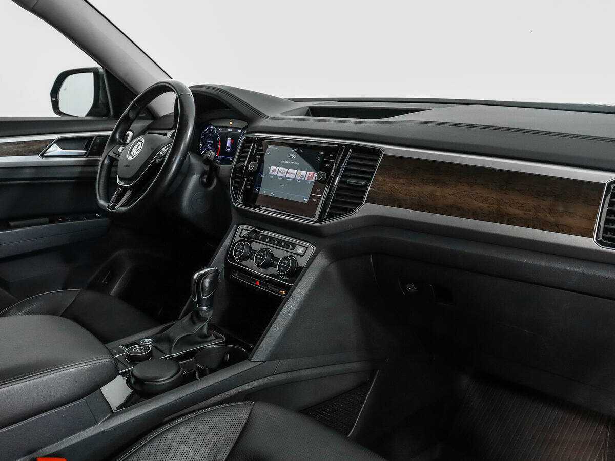 Volkswagen Teramont 2018 года с пробегом. Фото: #12