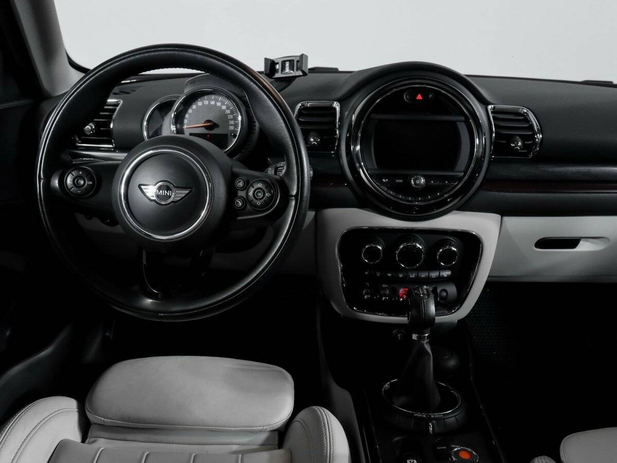 Mini Clubman 2017 года с пробегом. Фото: #11