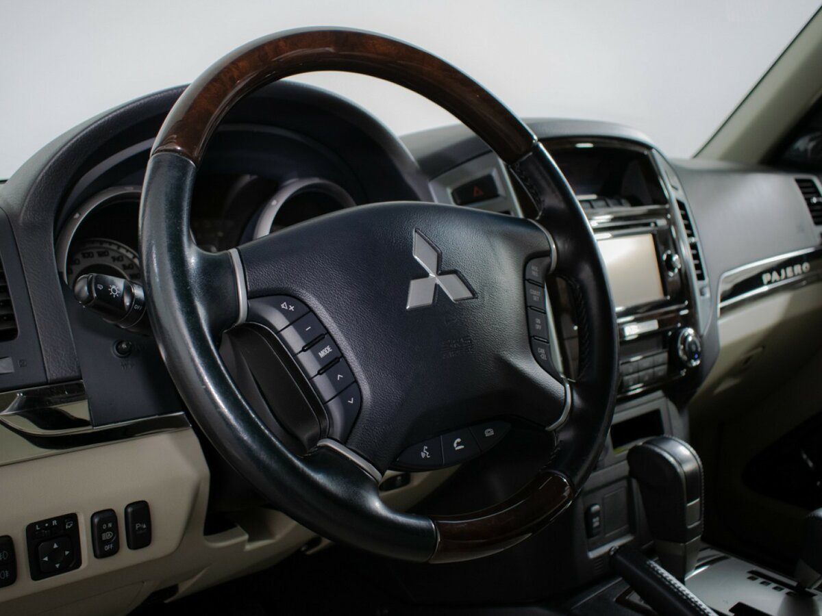 Mitsubishi Pajero 2019 года с пробегом. Фото: #12