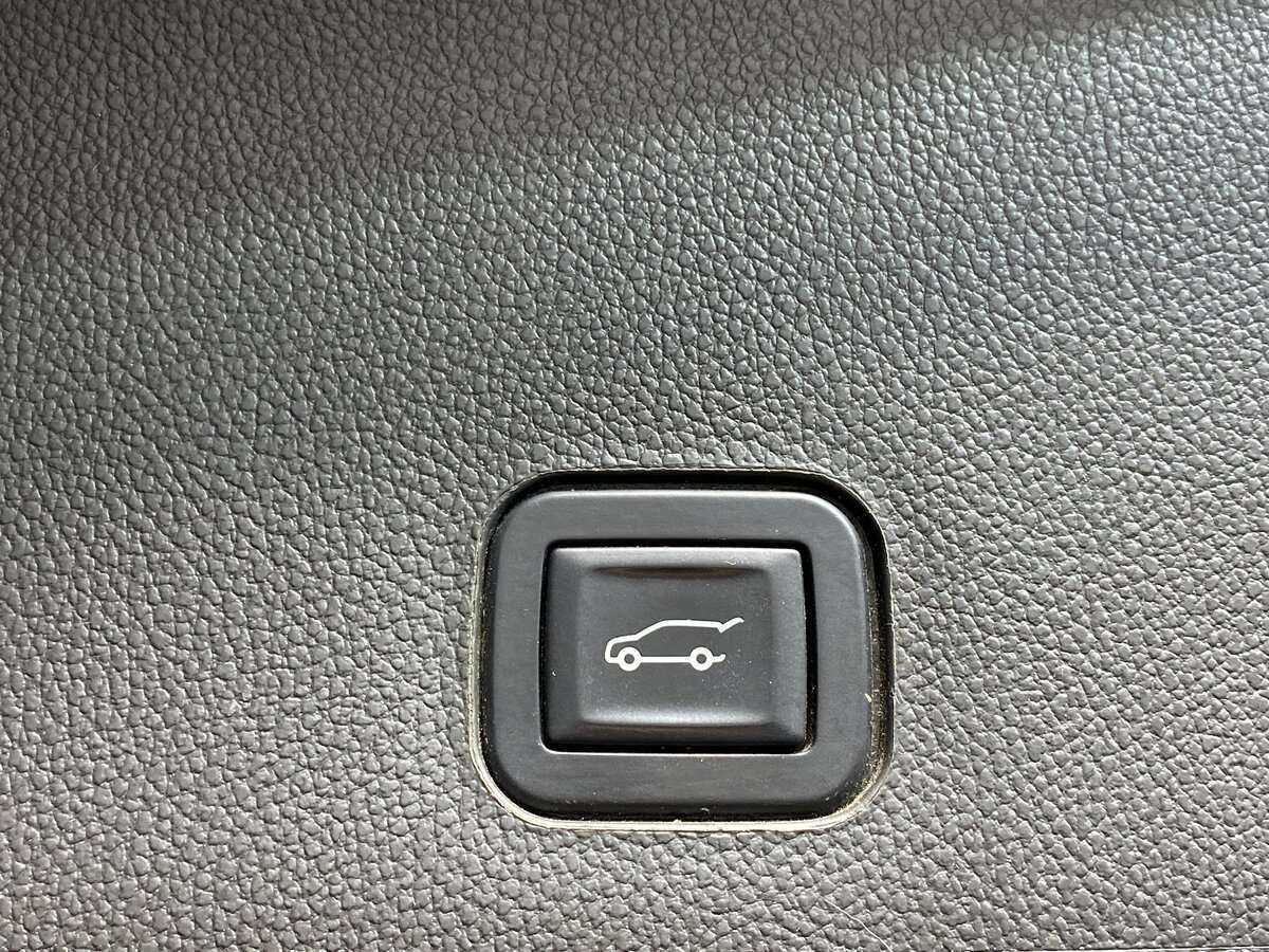 Cadillac SRX 2011 года с пробегом. Фото: #8