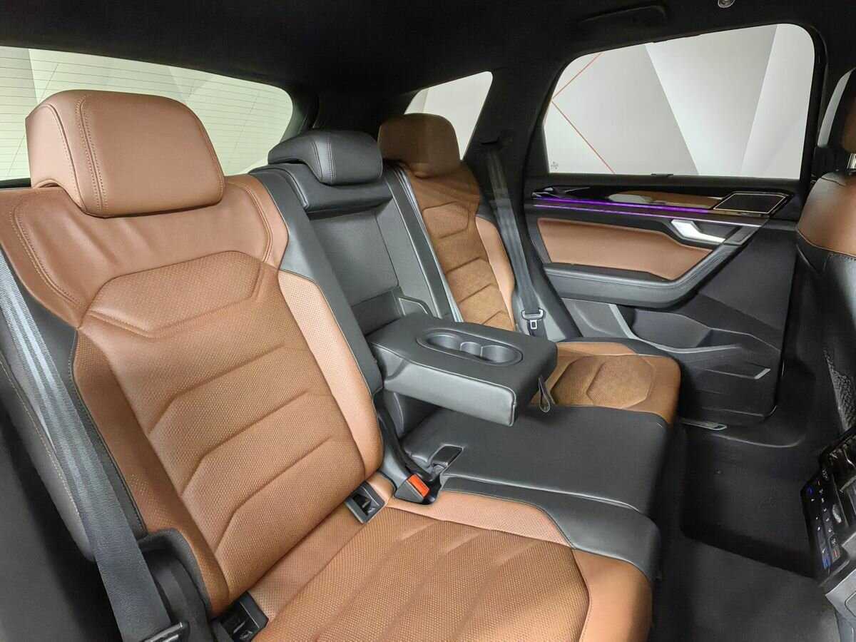 Volkswagen Touareg 2019 года с пробегом. Фото: #12