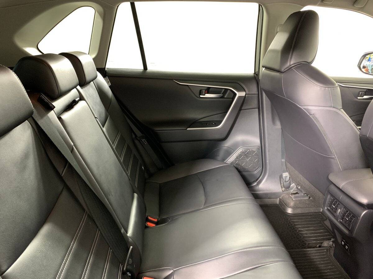 Toyota RAV4 2020 года с пробегом. Фото: #16