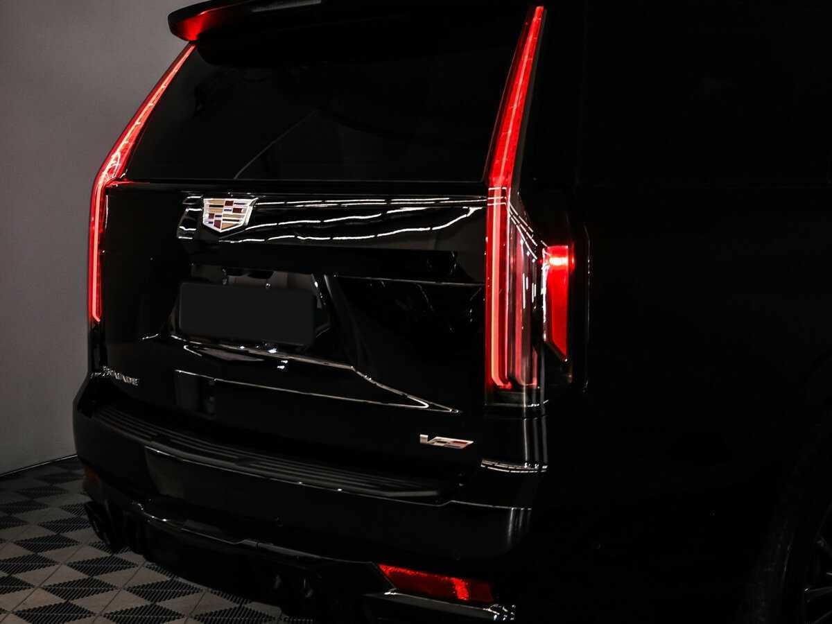 Cadillac Escalade-V 2022 года с пробегом. Фото: #20
