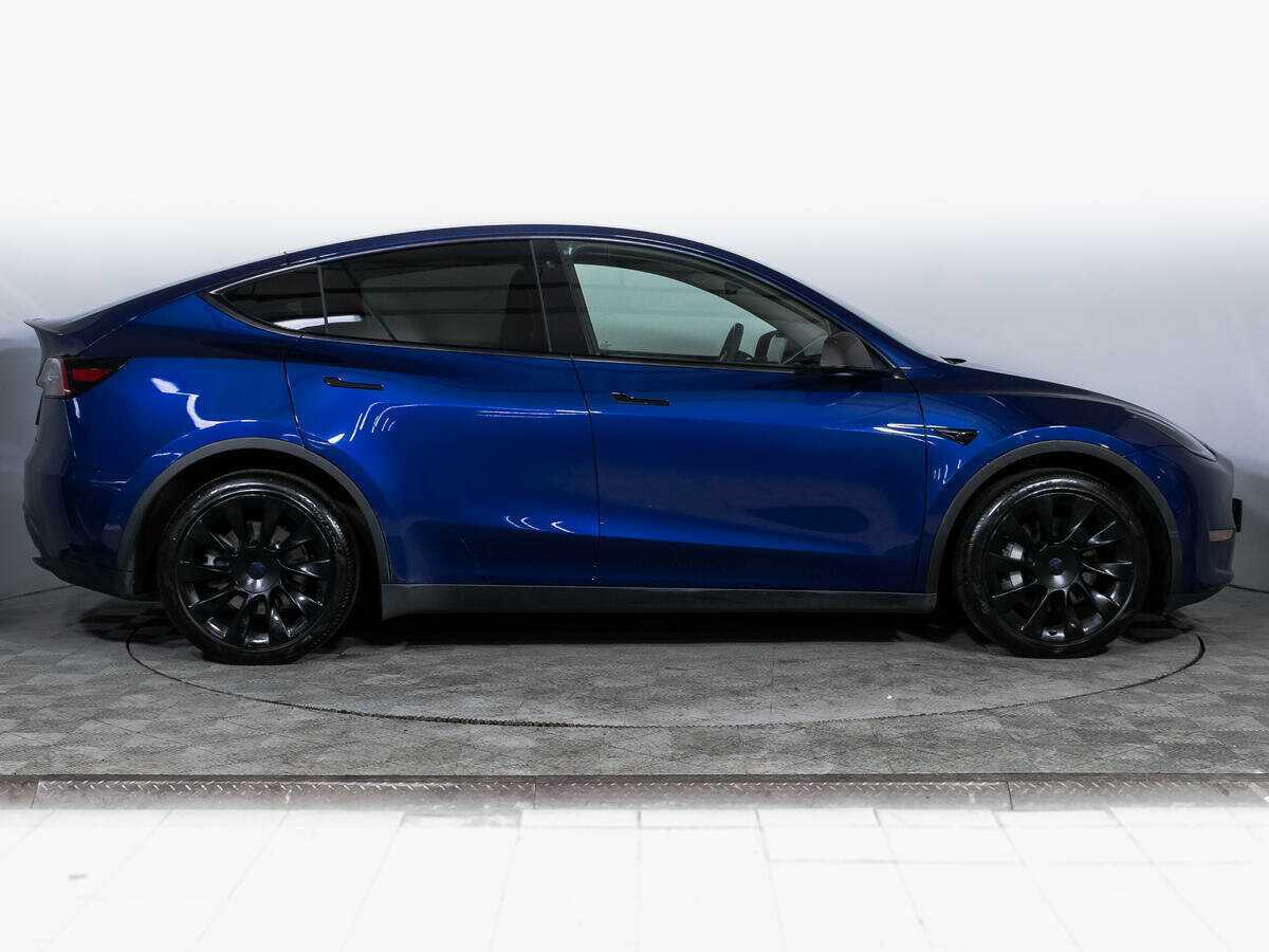 Tesla Model Y 2021 года с пробегом. Фото: #3
