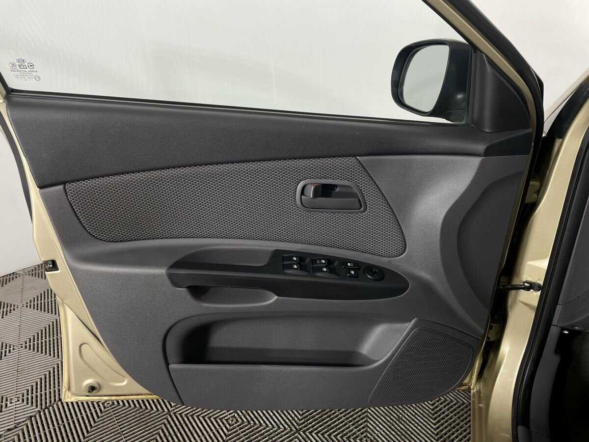 Kia Rio 2010 года с пробегом. Фото: #7