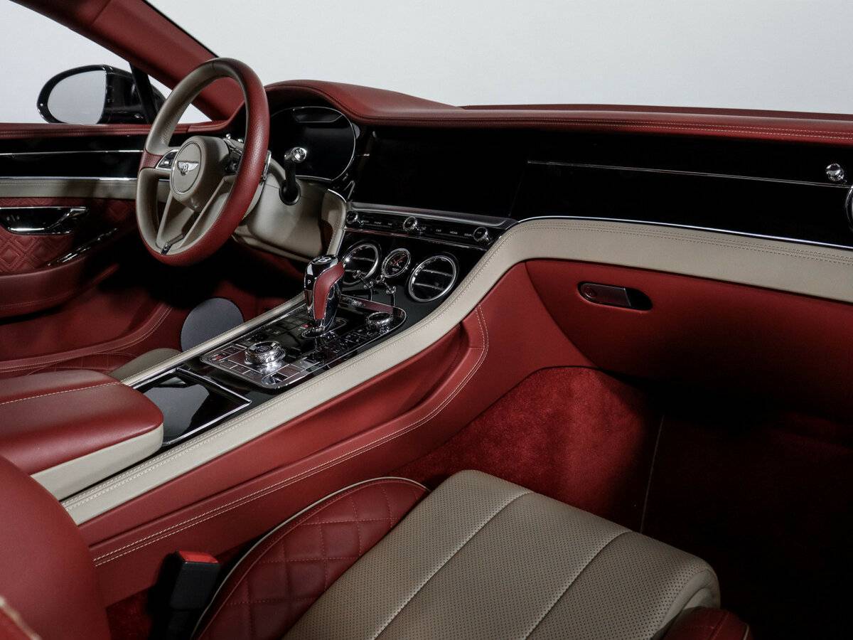 Bentley Continental GT 2019 года с пробегом. Фото: #6