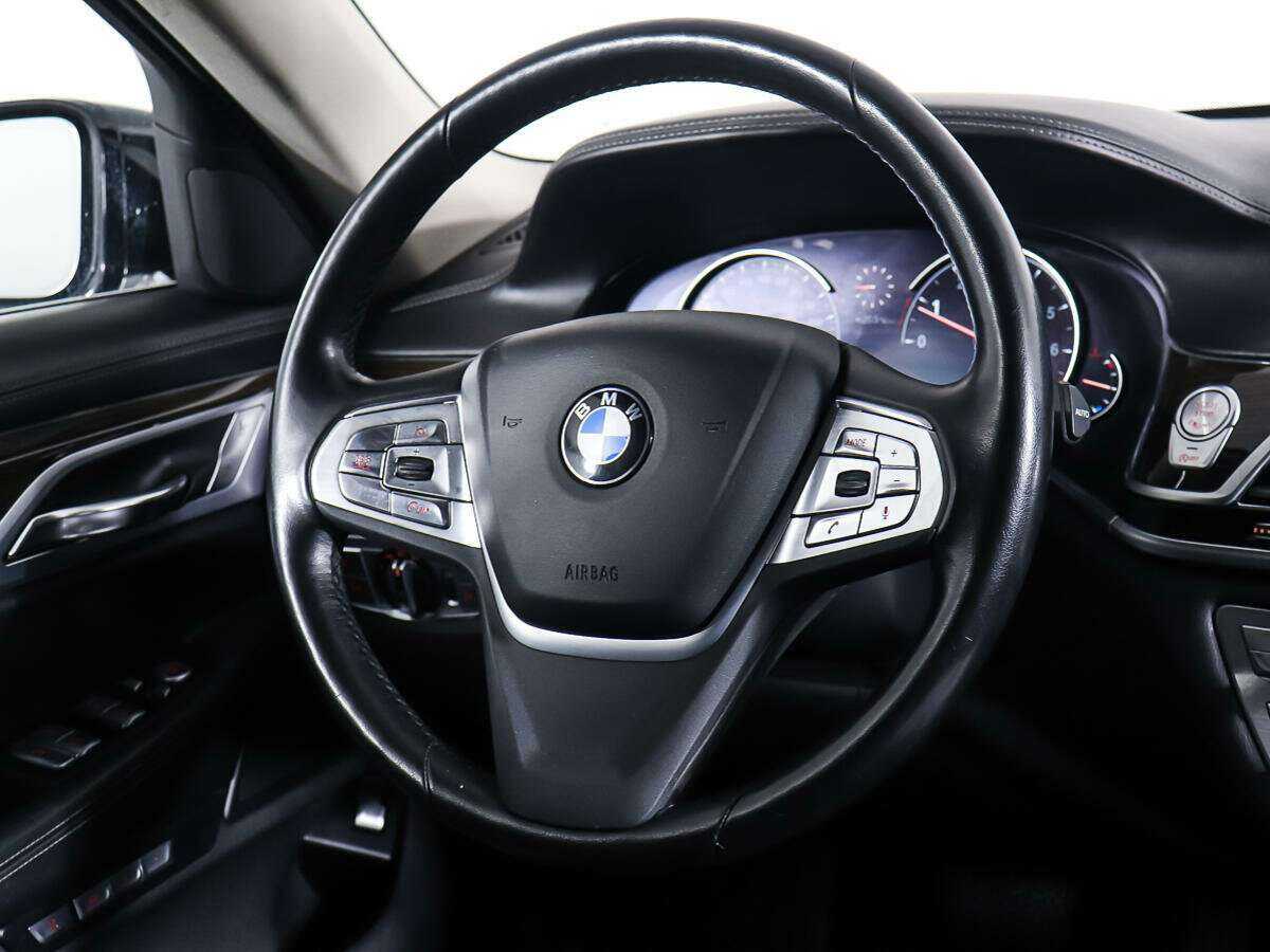 BMW 7 серии 2016 года с пробегом. Фото: #14