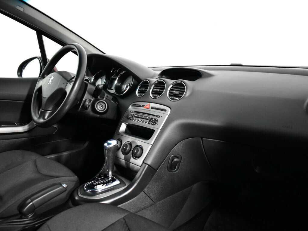 Peugeot 308 2008 года с пробегом. Фото: #8