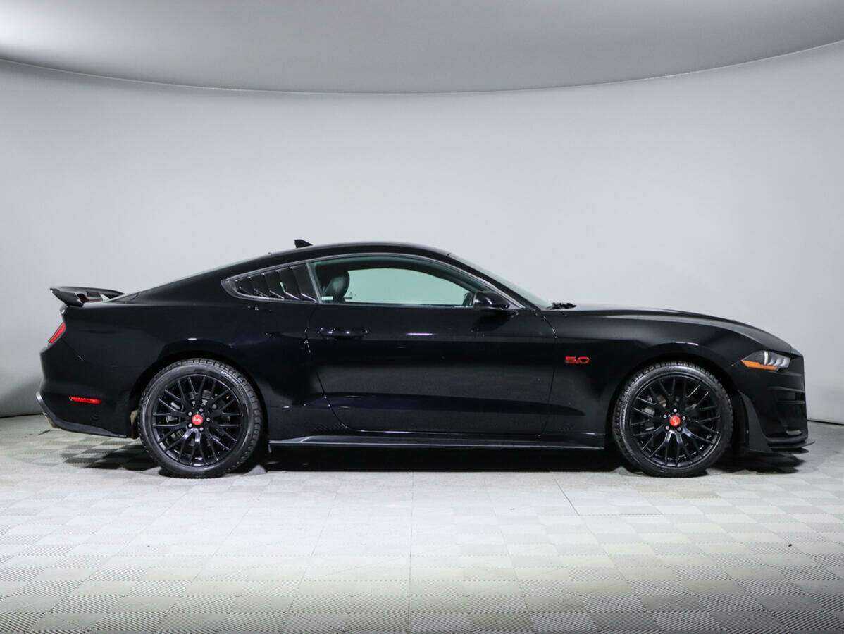 Ford Mustang 2021 года с пробегом. Фото: #3