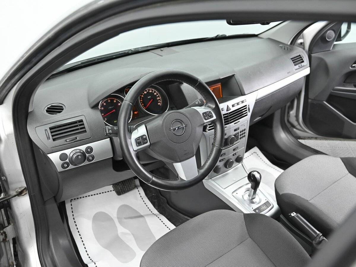 Opel Astra 2010 года с пробегом. Фото: #7