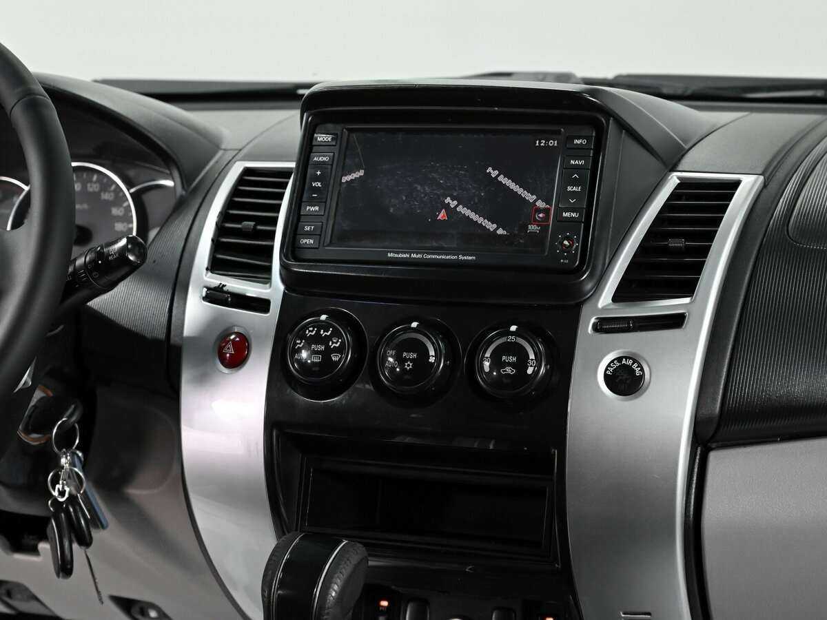 Mitsubishi Pajero Sport 2010 года с пробегом. Фото: #9