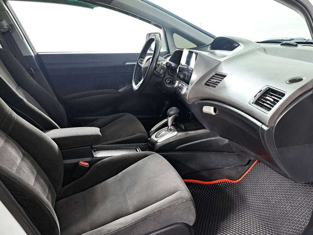 Honda Civic 2007 года с пробегом. Фото: #10