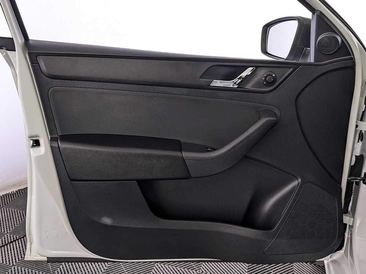 Skoda Rapid 2017 года с пробегом. Фото: #17