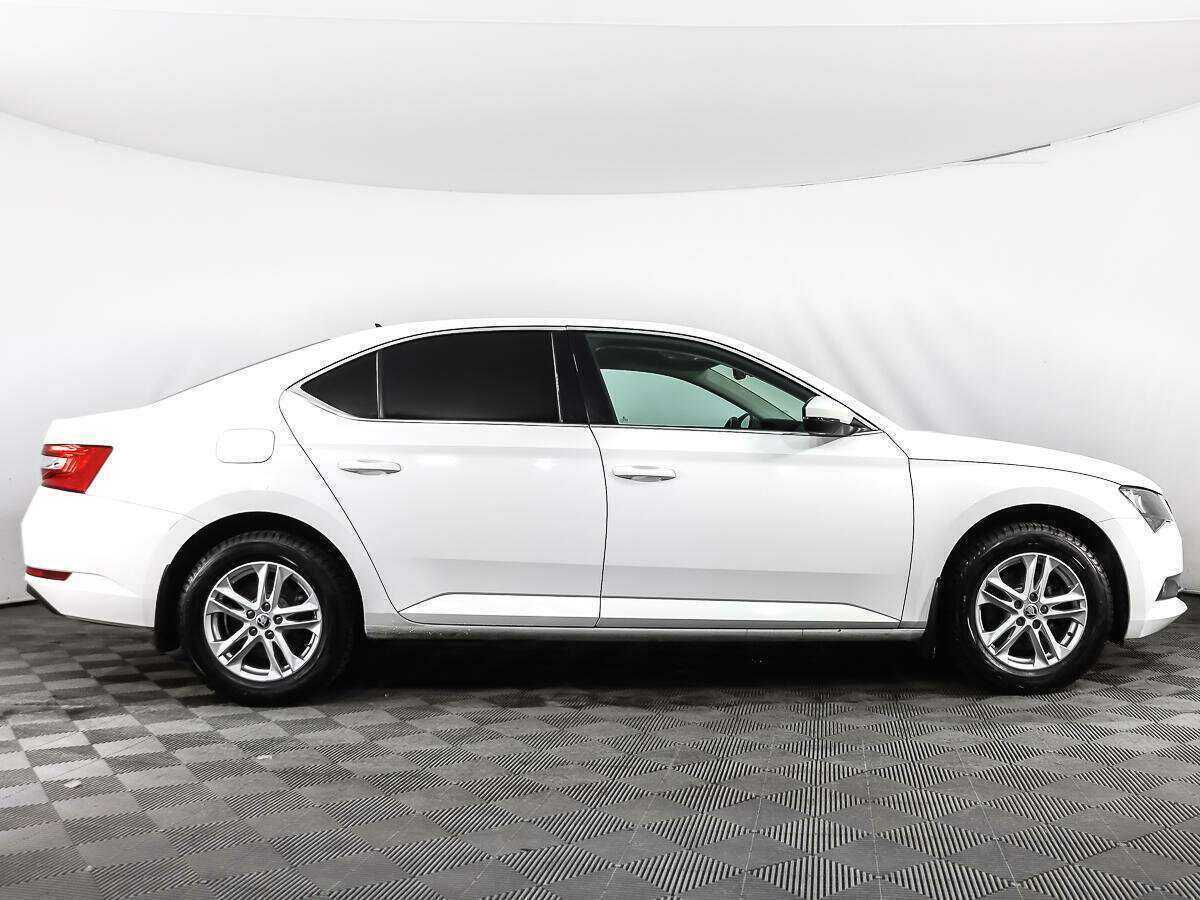 Skoda Superb 2016 года с пробегом. Фото: #3
