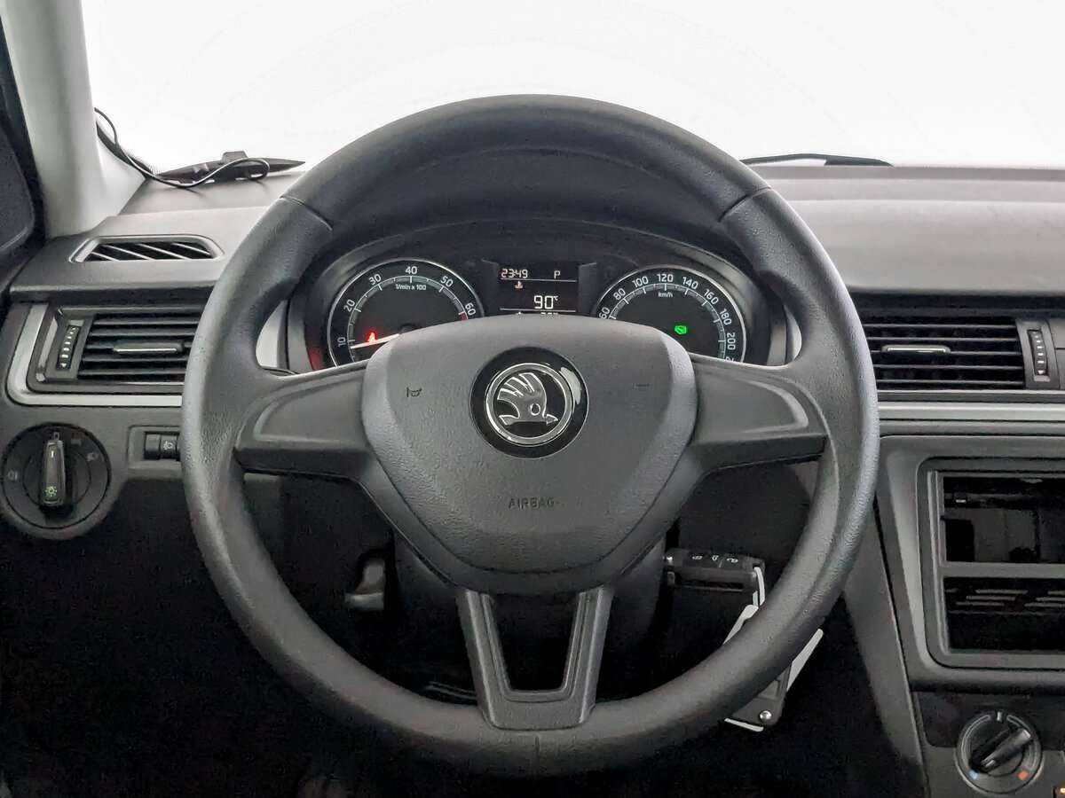 Skoda Rapid 2019 года с пробегом. Фото: #16
