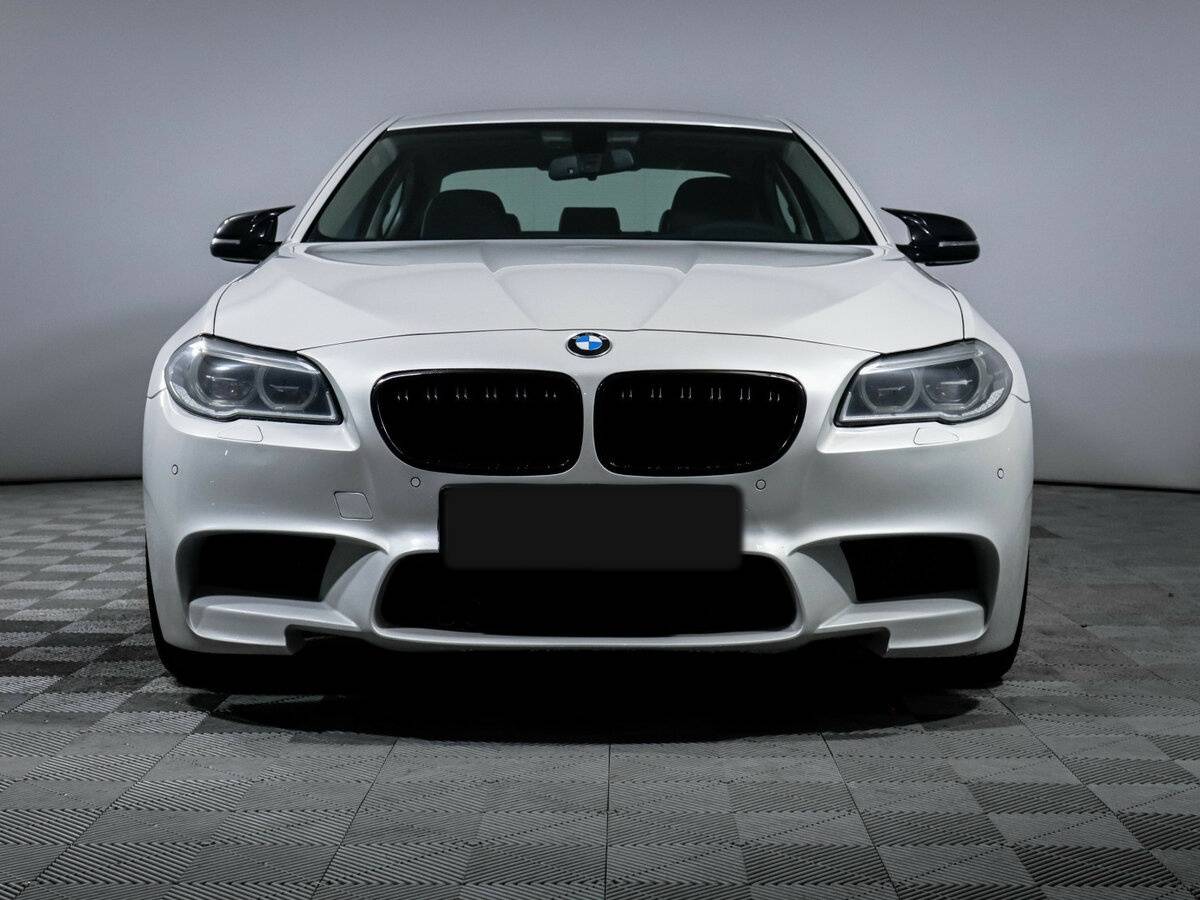 BMW 5 серии 2016 года с пробегом. Фото: #1