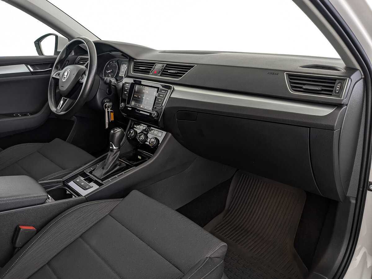 Skoda Superb 2017 года с пробегом. Фото: #10