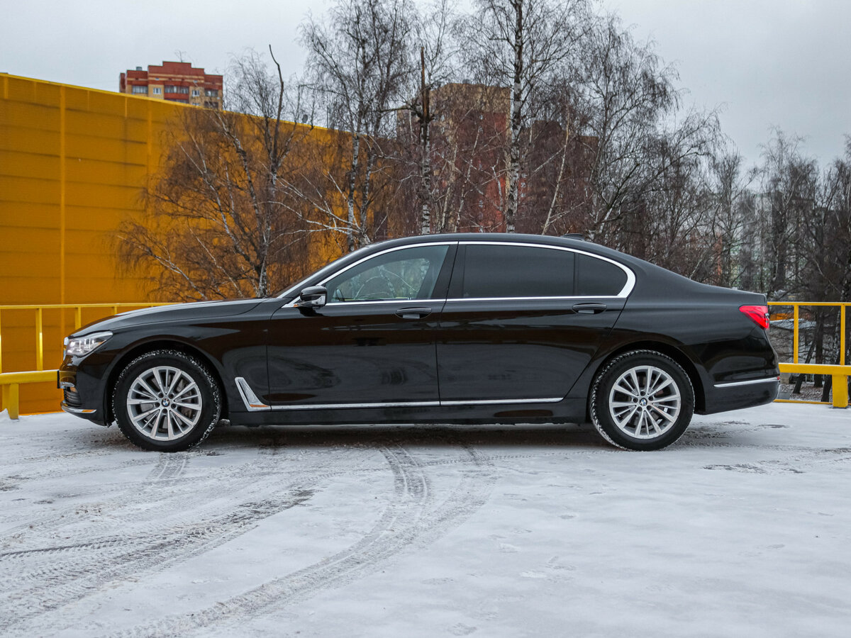 BMW 7 серии 2017 года с пробегом. Фото: #5
