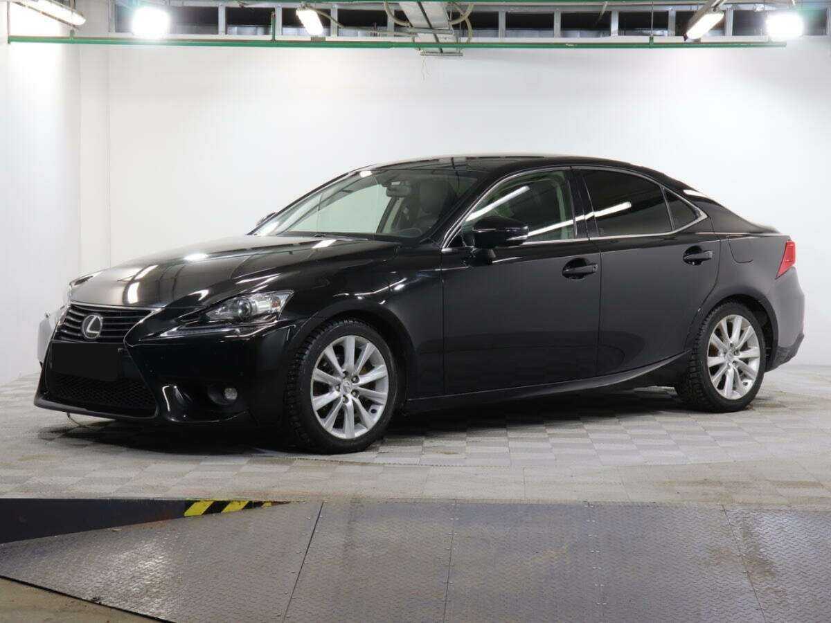 Lexus IS 2015 года с пробегом. Посмотреть фото
