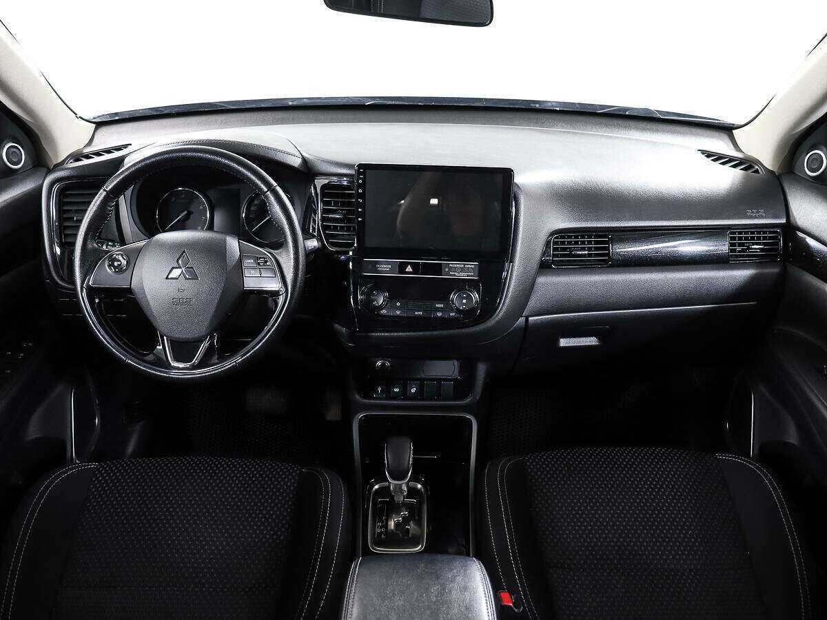 Mitsubishi Outlander 2018 года с пробегом. Фото: #11
