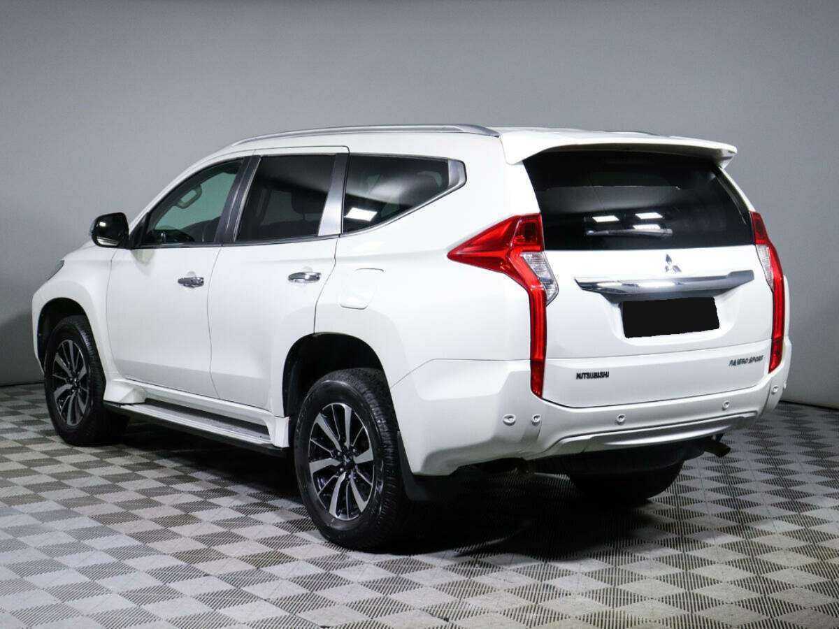 Mitsubishi Pajero Sport 2018 года с пробегом. Фото: #3