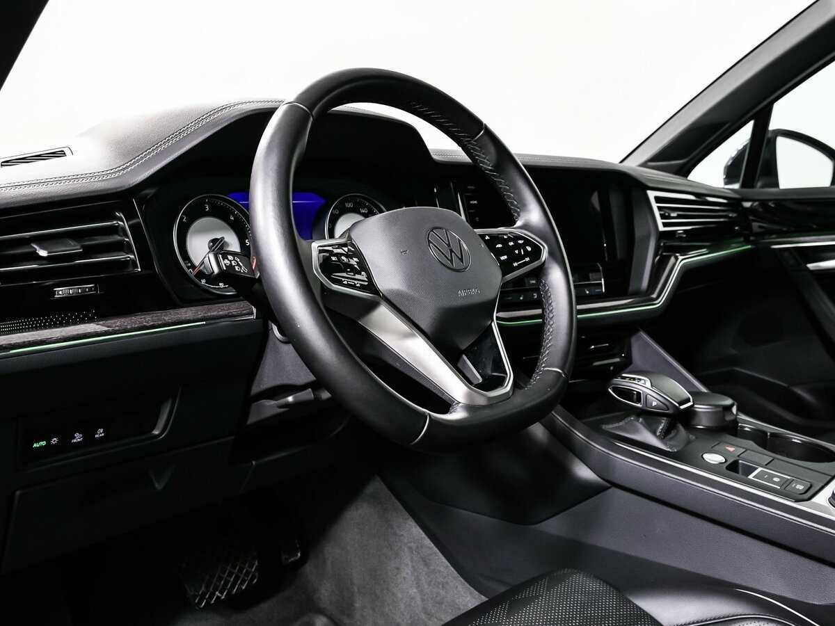 Volkswagen Touareg 2021 года с пробегом. Фото: #12