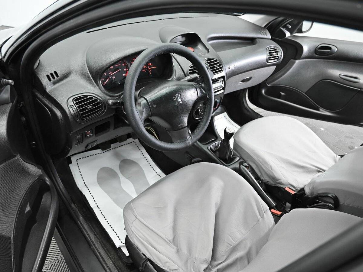 Peugeot 206 2009 года с пробегом. Фото: #5