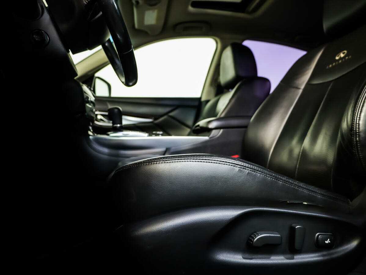 Infiniti M 2012 года с пробегом. Фото: #16