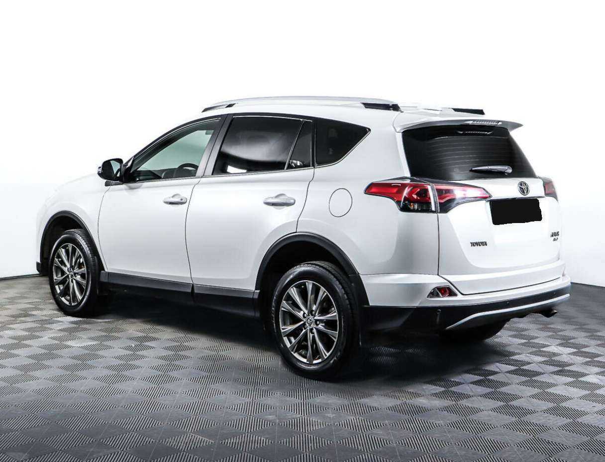 Toyota RAV4 2018 года с пробегом. Фото: #6