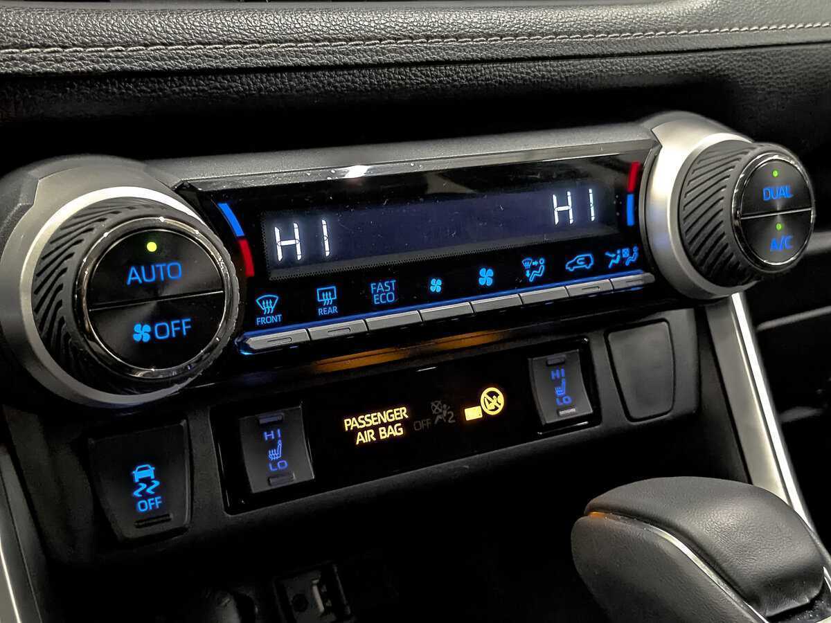 Toyota RAV4 2020 года с пробегом. Фото: #24