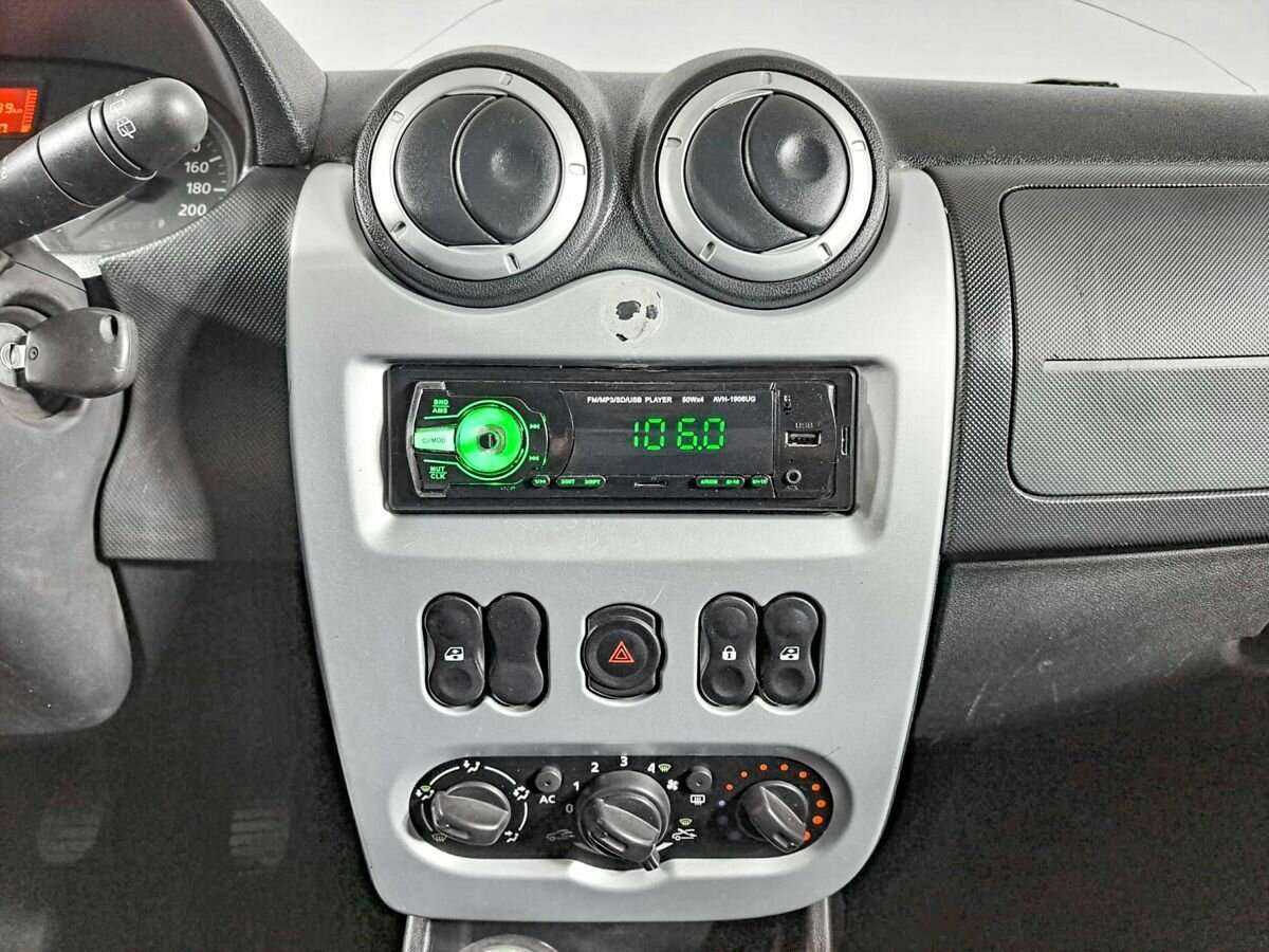 Renault Sandero 2012 года с пробегом. Фото: #12