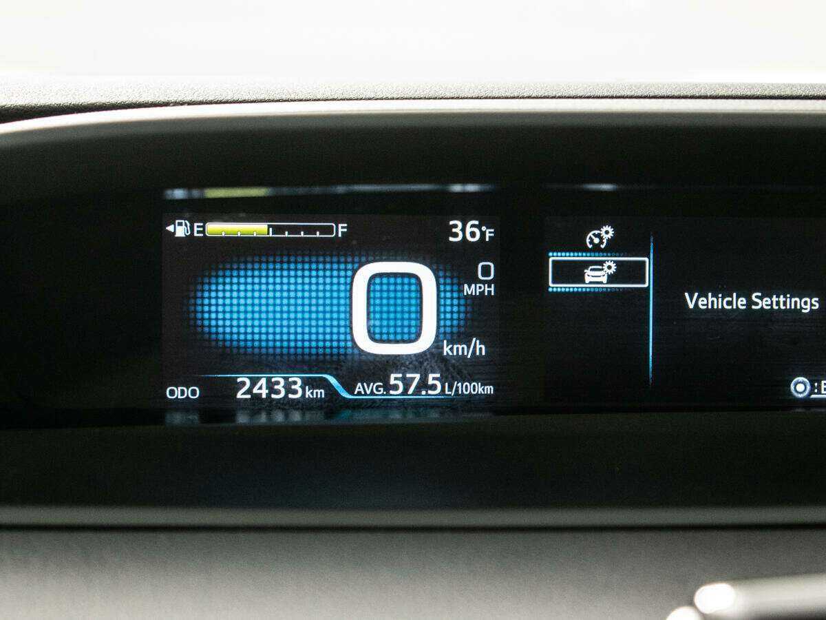 Toyota Prius 2020 года с пробегом. Фото: #8