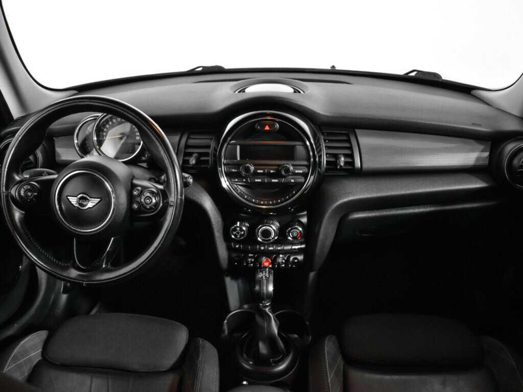 Mini Hatch 2018 года с пробегом. Фото: #11