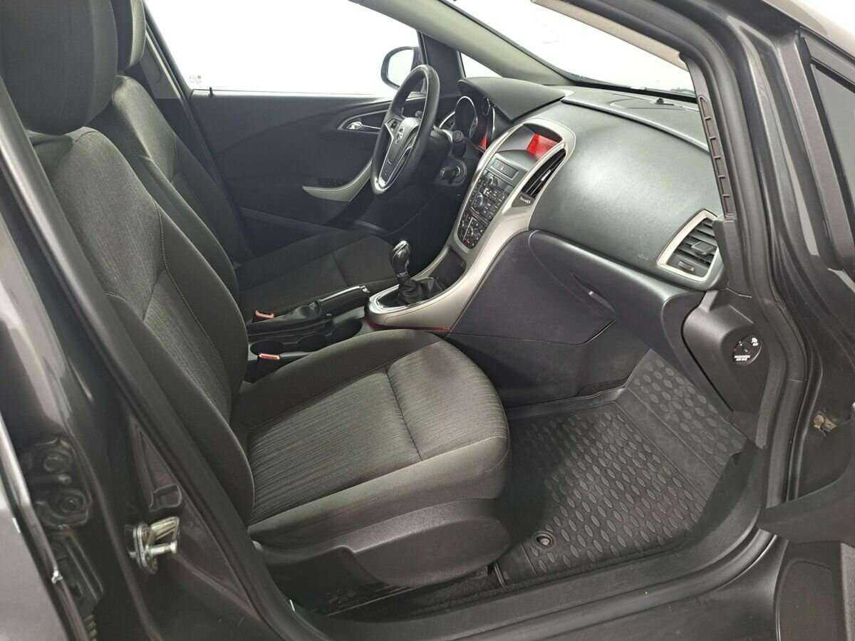 Opel Astra 2011 года с пробегом. Фото: #7