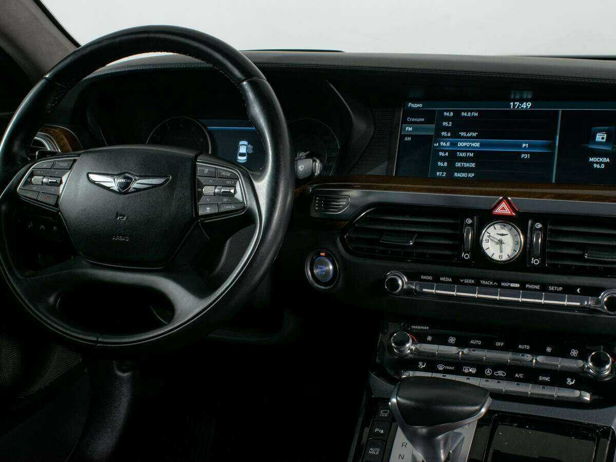 Genesis G90 2017 года с пробегом. Фото: #11