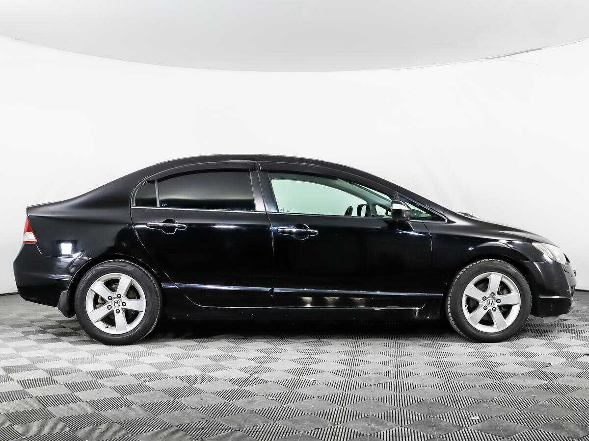 Honda Civic 2010 года с пробегом. Фото: #3