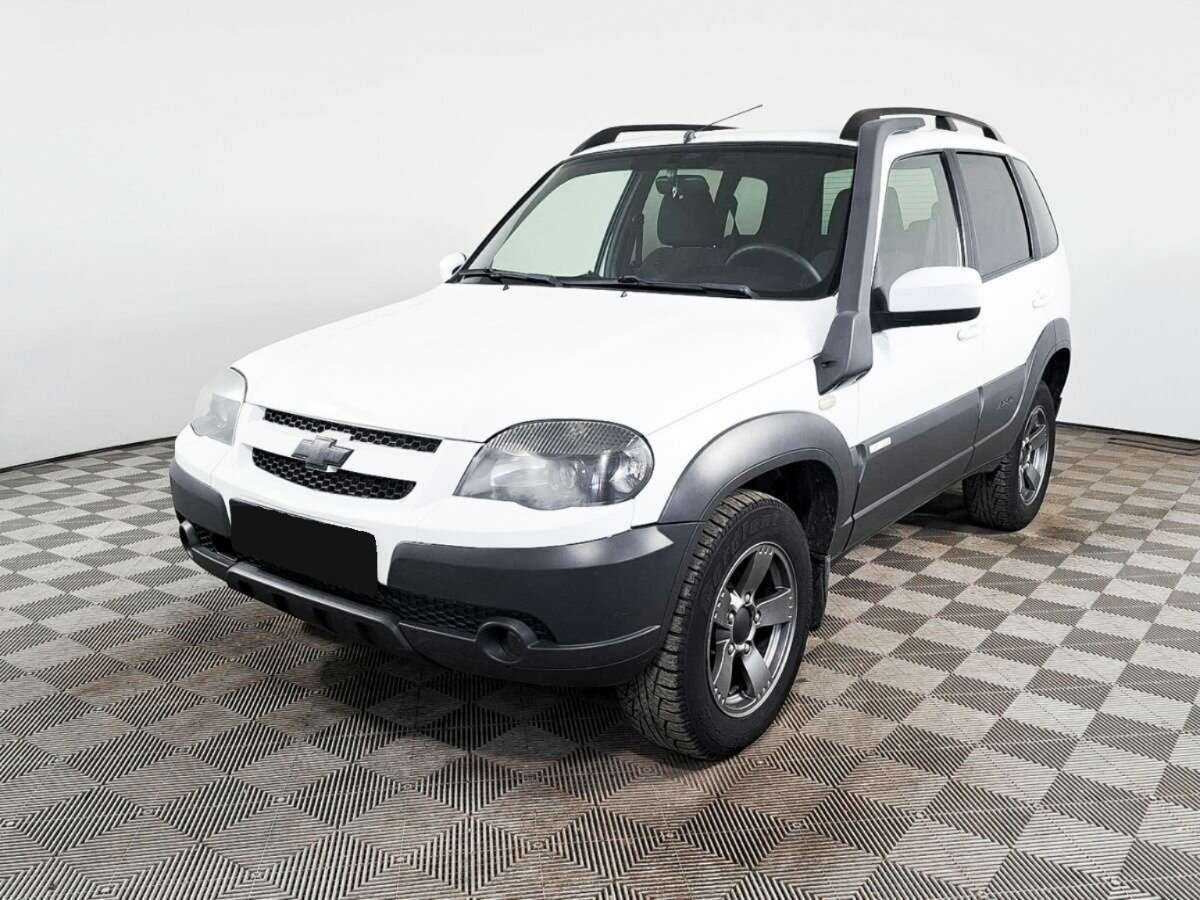 Chevrolet Niva 2017 года с пробегом. Посмотреть фото