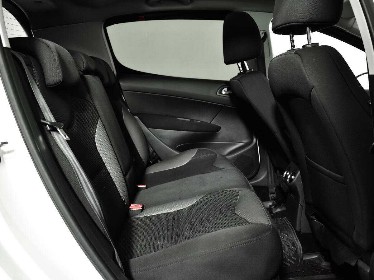 Peugeot 308 2010 года с пробегом. Фото: #9