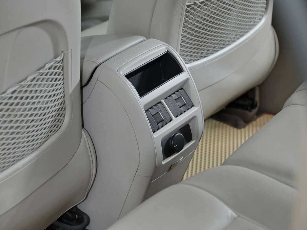 Cadillac SRX 2010 года с пробегом. Фото: #6