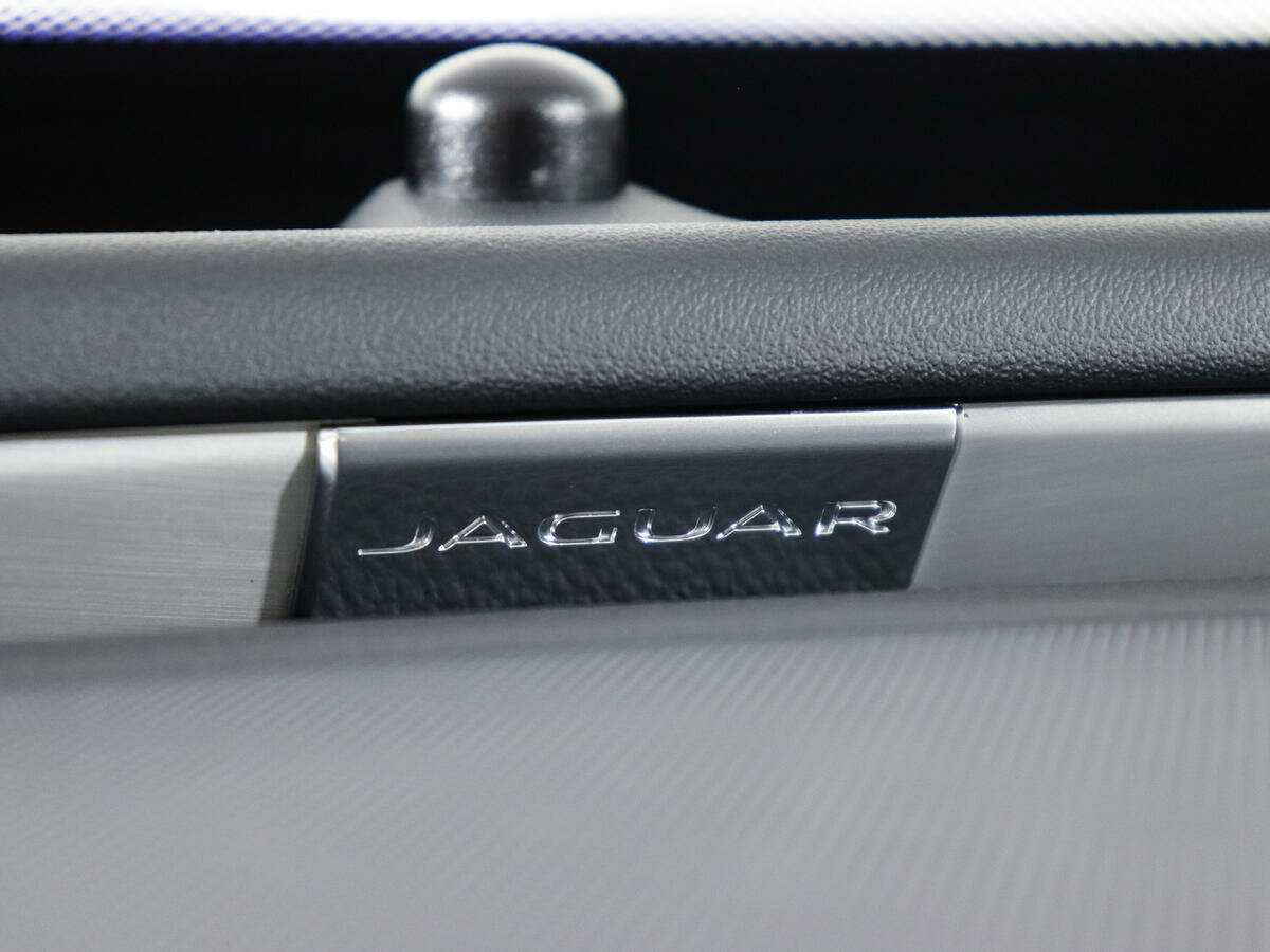 Jaguar XE 2016 года с пробегом. Фото: #25