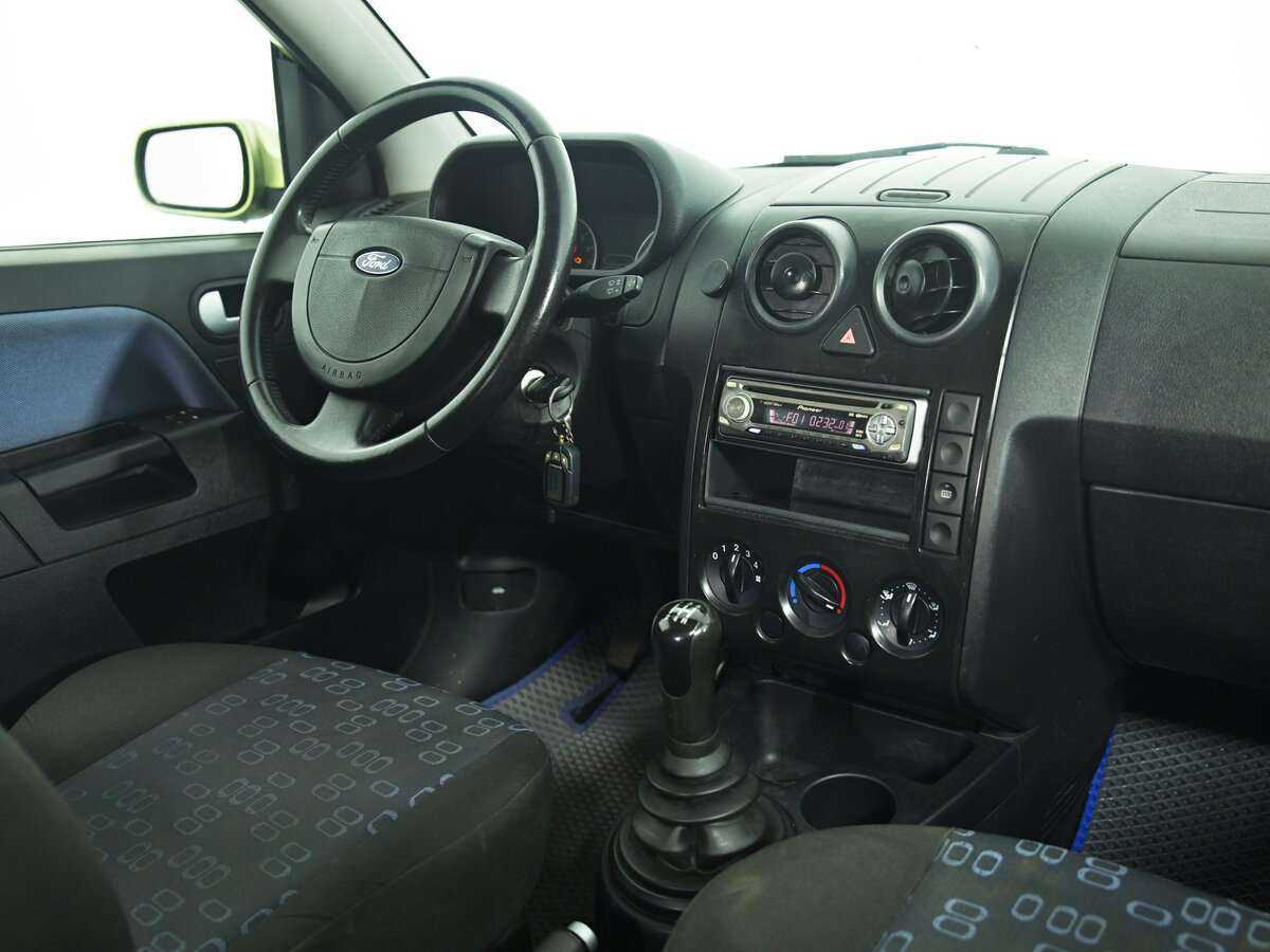 Ford Fusion 2005 года с пробегом. Фото: #14