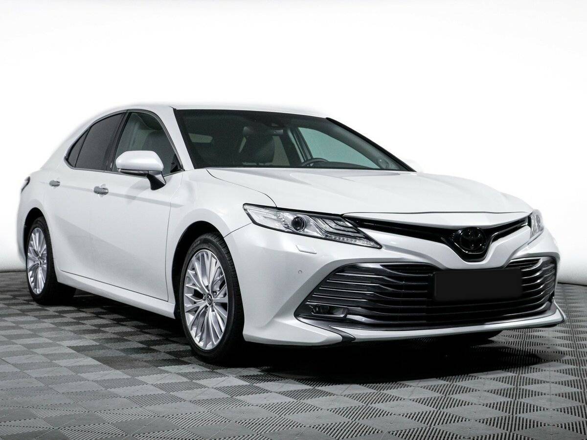 Toyota Camry 2019 года с пробегом. Фото: #2