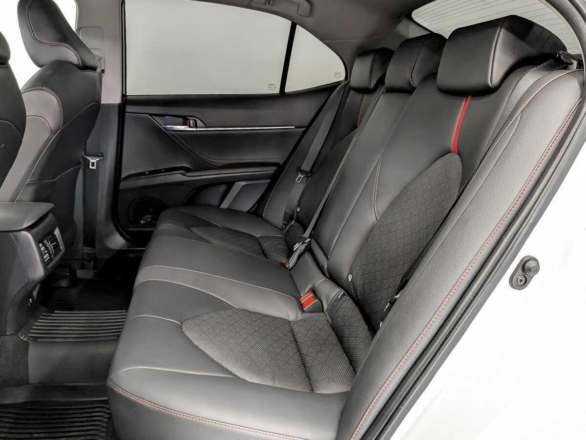 Toyota Camry 2022 года с пробегом. Фото: #11